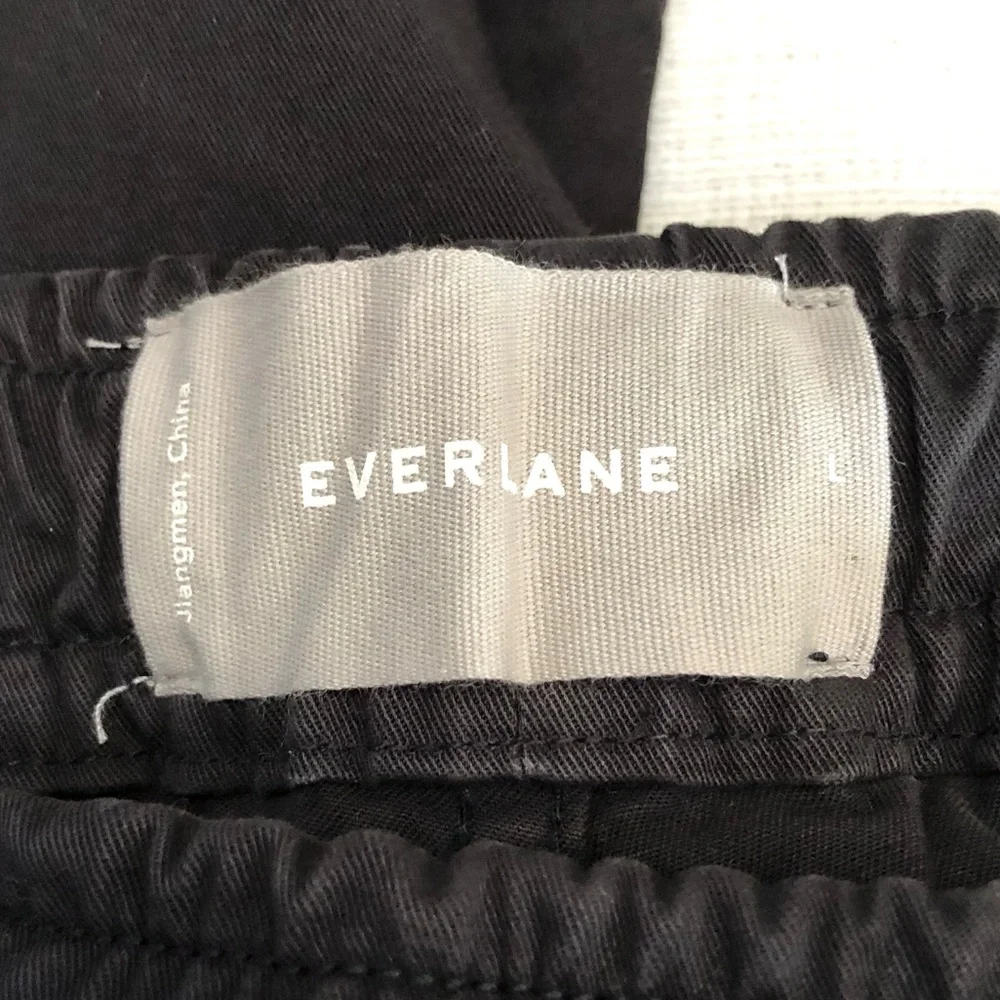 Everlane Black Drawstring Shorts Size Large